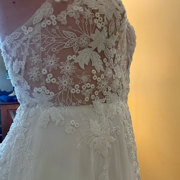 Wedding or Prom Dress - Picture 9 of 12